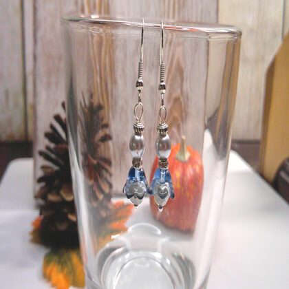Gray Imatation Pearl and Flower Earrings