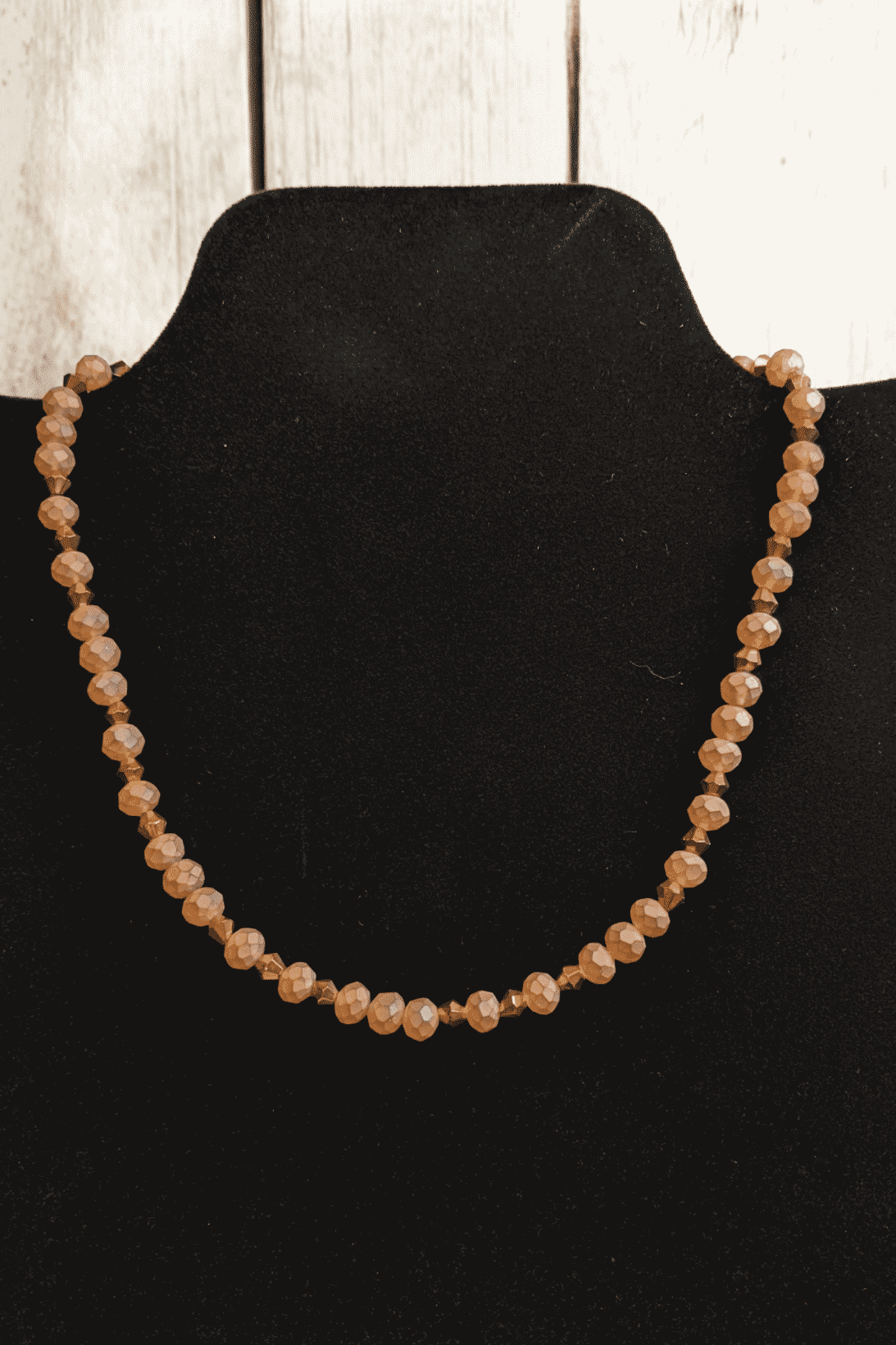 Elegant Peach and Gold Choker Necklace